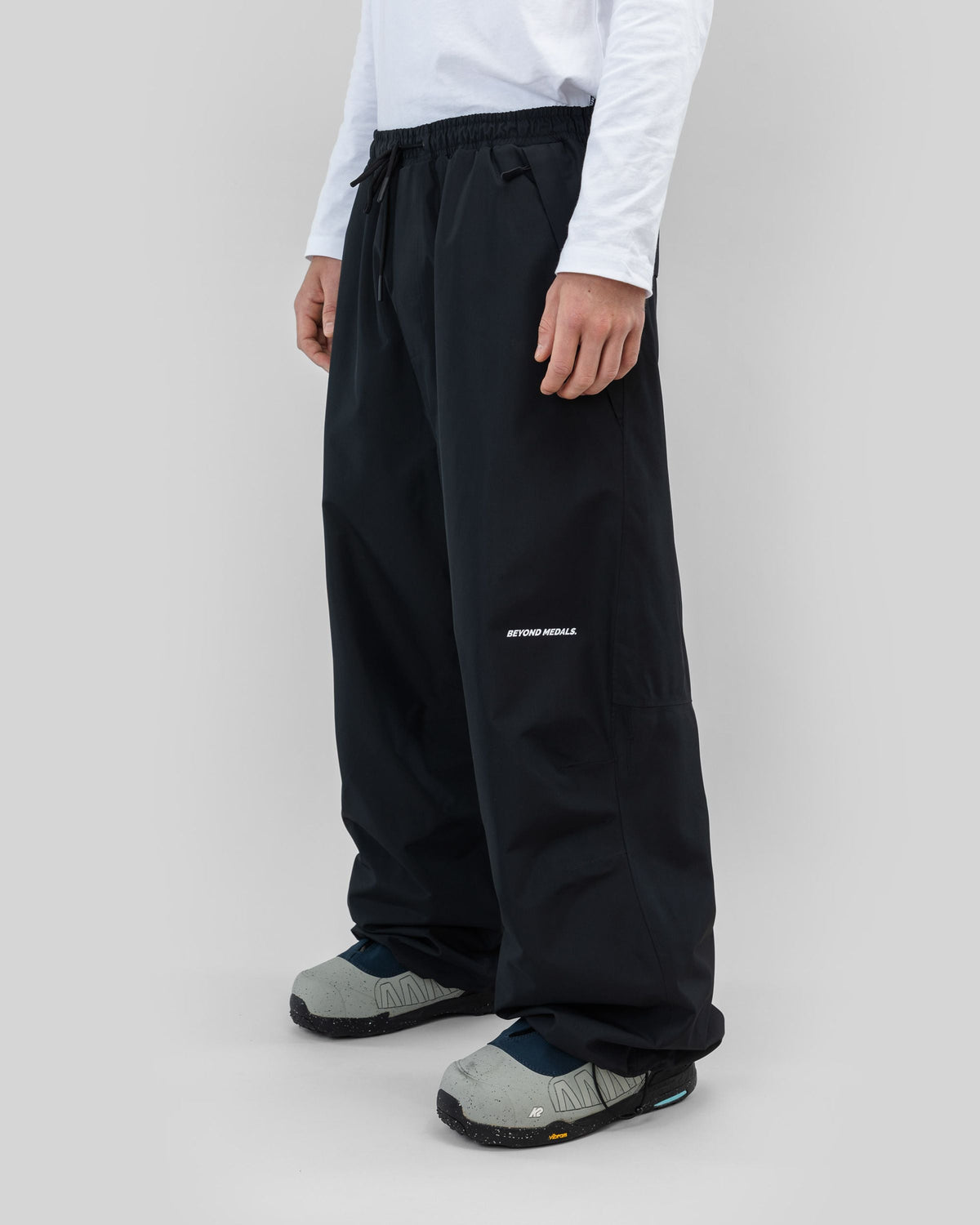 Park Pants Black - 3/4 view