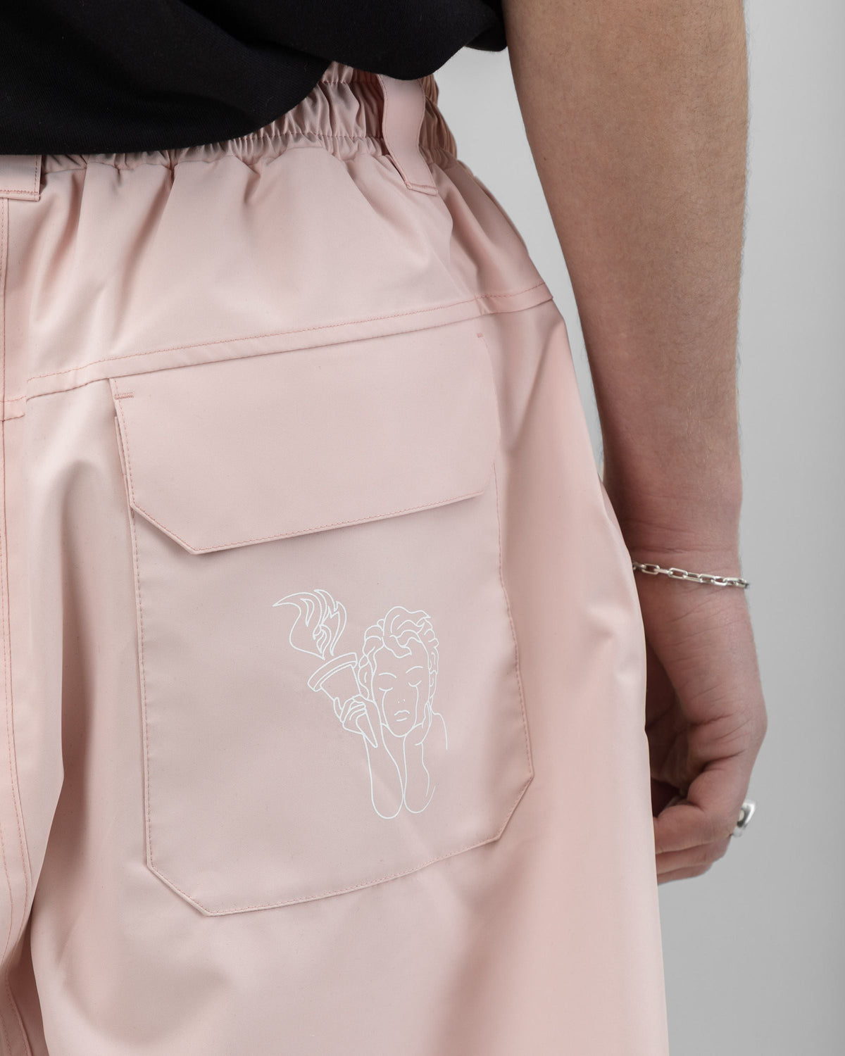 Park Pants Pink - pocket detail