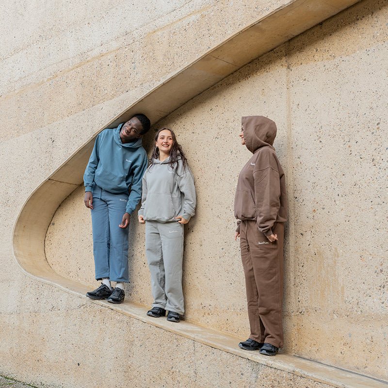 The Buchan Hoodie Brown – lifestyle group